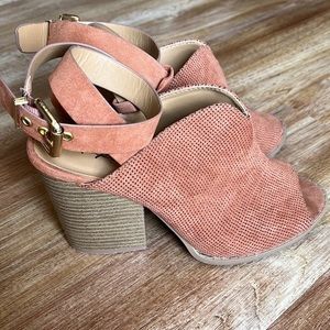 QUPID RUST COLORED ANKLE STRAPPED‎ PEEP HOLE SANDAL SHOE-SIZE 6